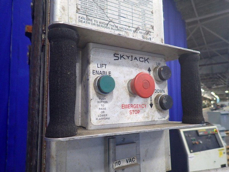SKYJACK 350 LBS MANLIFT  -  I30