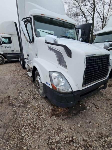 2015 Volvo VNL Day Cab – D11 Engine, Volvo ATO I-Shift Auto