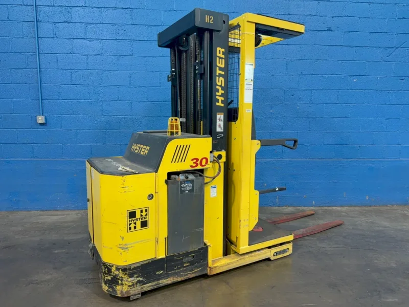 HYSTER 3000 LBS ORDER PICKER  -  R30XM3
