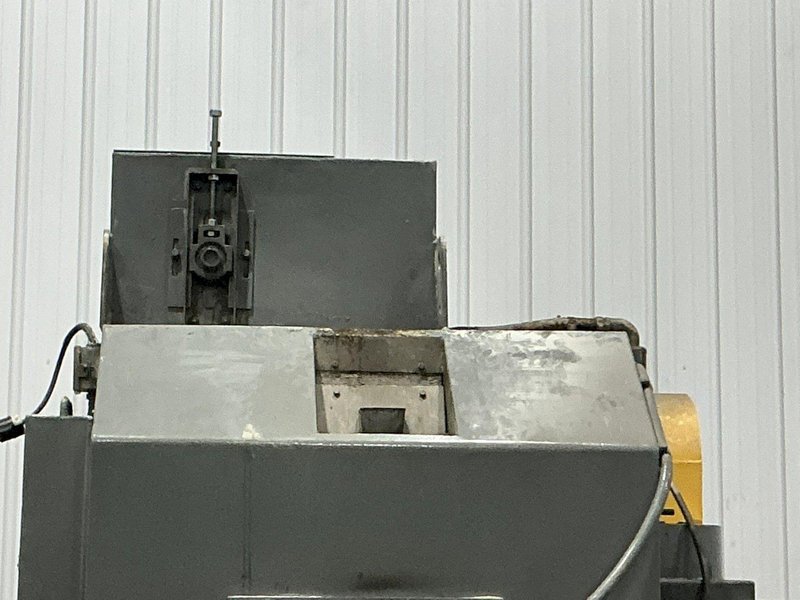 5 CU FT X 15 HP WHEELABRATOR TUMBLAST RUBBER BELT SHOT BLAST CABINET: YOBRO #25013