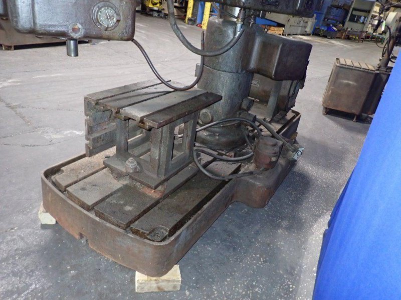 THE AMERICAN TOOL WORKS CO 11" COLUMN X 3' ARM RADIAL ARM DRILL