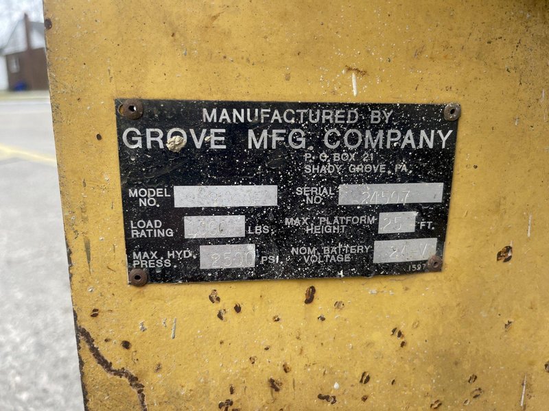 GROVE MODEL #SM3160E SCISSOR LIFT: STOCK #74952