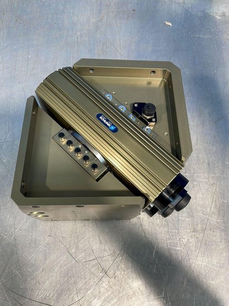 SCHUNK PNEUMATIC UNIVERSAL SWIVEL HEAD  -  SRH+50-W-M8