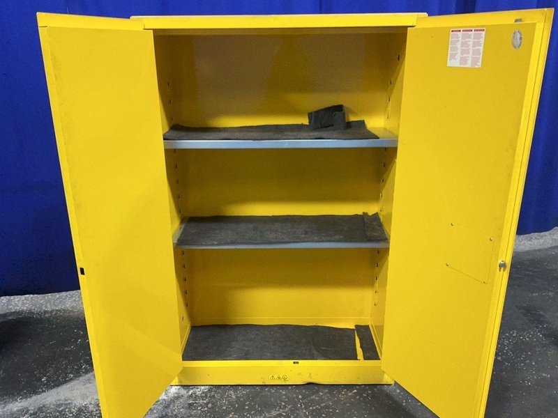 JUSTRITE 45 GAL FLAMMABLE LIQUID STORAGE CABINET  -  RM09908E