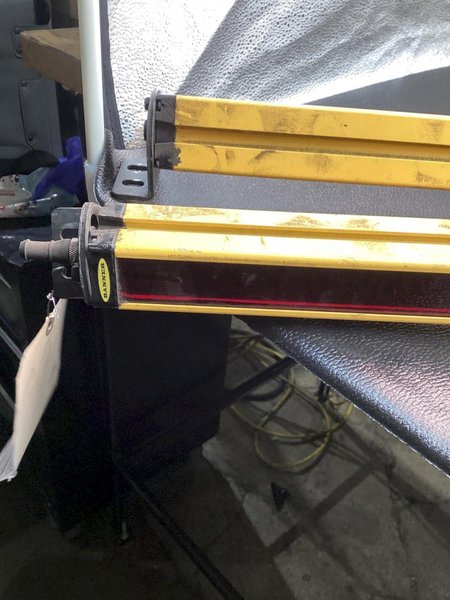BANNER SLSCE30-1200Q8 + SLSCR30-1200Q8 SAFETY LIGHT CURTAIN USED
