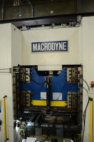 1500 TON MACRODYNE HYDRAULIC PUNCH PRESS, NEW 2004: STOCK #10046