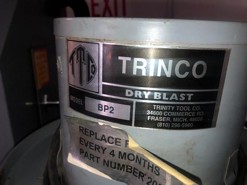 TRINCO DRY BLASTING CABINET WITH DUST COLLECTOR STOCK #2926