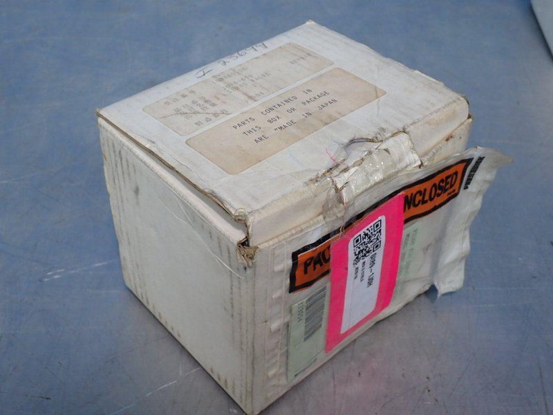 MOOG SERVO VALVE  -  J076-019