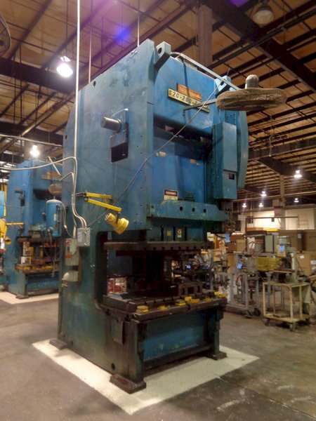 200 TON NIAGARA MODEL #SG2-200-60-30 DOUBLE CRANK GAP PRESS: STK 68195