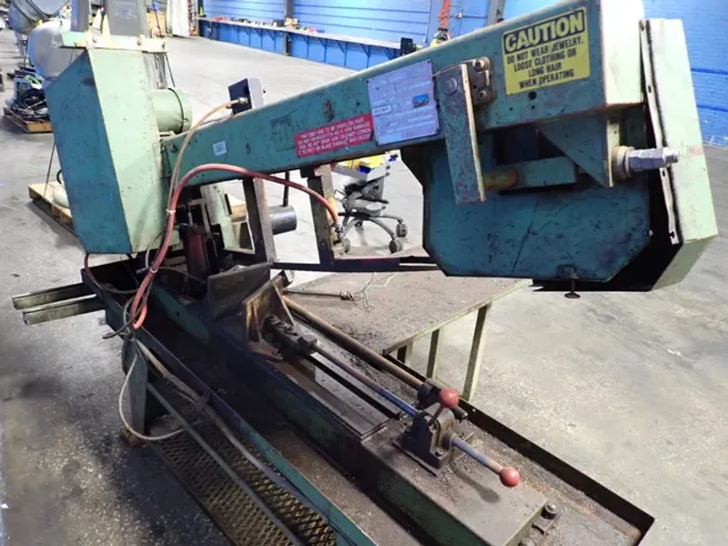 DOALL 24" X 8" HORIZONTAL BAND SAW  -  C-916