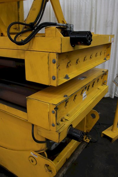 3000 LBS AIR TECHNICAL INDUSTRIES PACMAN TYPE UPENDER: STOCK #76418
