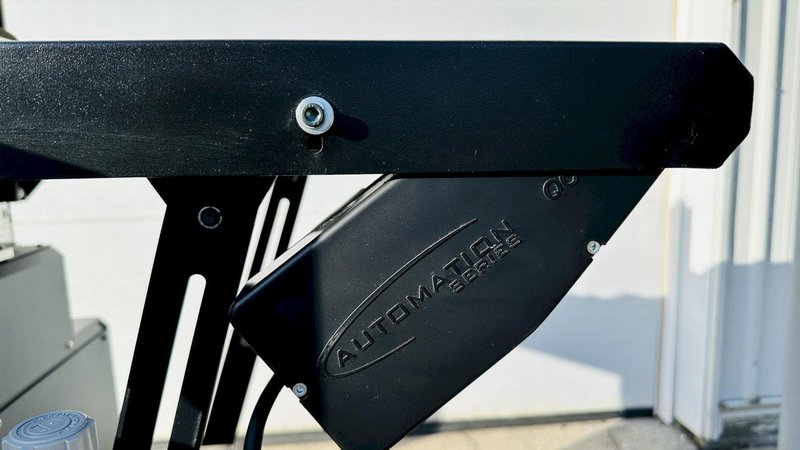 Automated Packaging Systems | Autobag 600 Bagger System  |  Vertical Orientation for Package Fulfilment with Powered Outfeed Conveyor