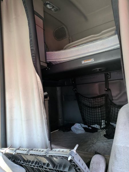 2017 FREIGHTLINER CASCADIA 125 HJ4883