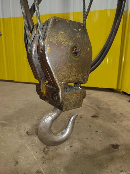 2 TON 4,000 LBS BOBCAT POWER CABLE HOIST WITH TROLLEY: STOCK #18938