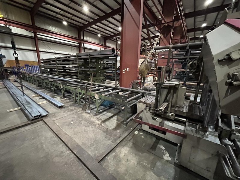 20″ x 20″ Behringer Model HBP-530A Automatic Horizontal BandSaw, 1998 – 50′ of Conveyor Included