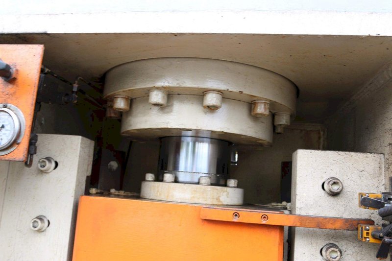 150 TON YAO SHENG MODEL TUVB-1J0P HYDRAULIC PRESS: STOCK 68628