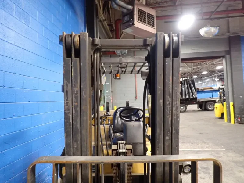 CATEPILLER 4450 LBS PROPANE FORKLIFT  -  GC40K-LP-STR