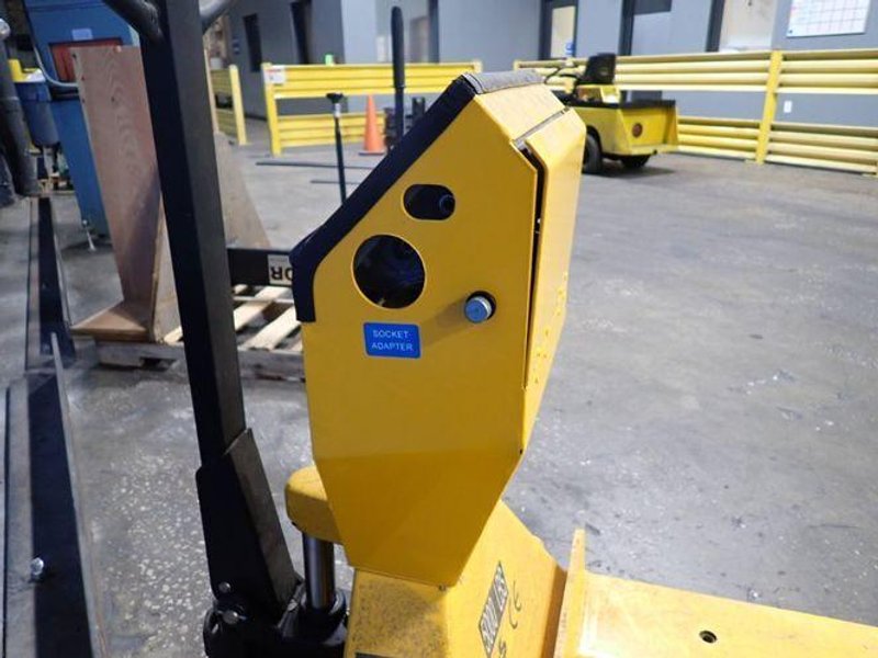 WESCO 5000 LBS SCALE HAND PALLET JACK