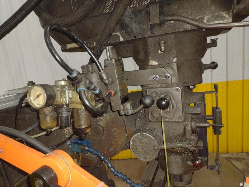 SEIKI XL VARIABLE SPEED VERTICAL KNEE MILL: YOBRO #23840