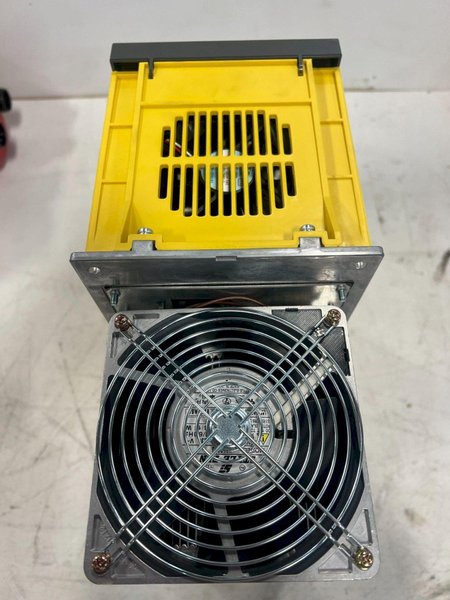 FANUC A06B-6102-H126#H520 F Alpha-Series Spindle Drive NEW