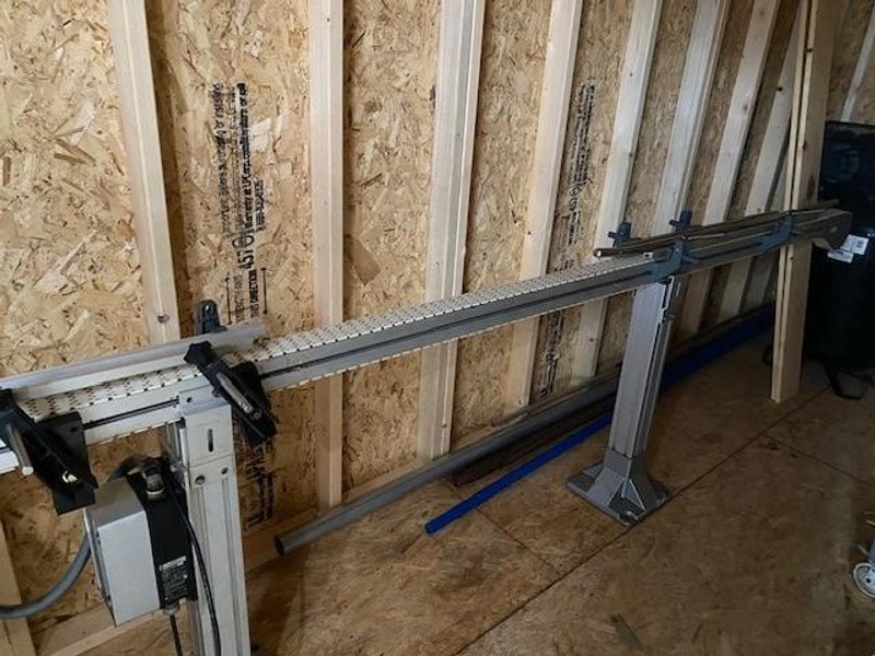 Kiss Packaging Systems Spindle Capper with Hoppmann feeder and 12′ Conveyor