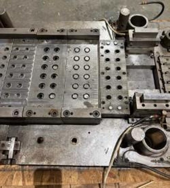 Die, Fin, Oak STOCK# 4286