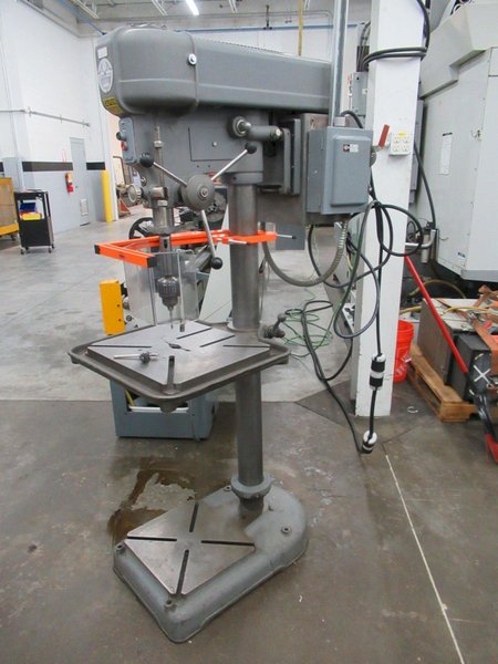 Walker Turner Drill Press, 15.5" x 18" Table, 70-400 RPM