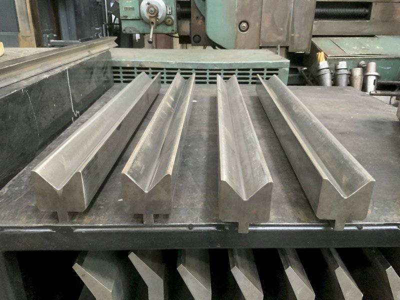 WILA PRECISION GROUND HARDENED BRAKE DIES WITH CABINET: STOCK #80762