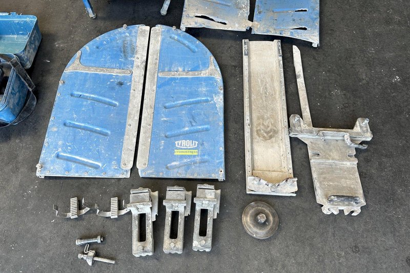 TYROLIT WSE1621 Wall Saw Complete w/ Motor, Blade Guard, Controller with Remote, Track and TYROLIT WCU17P (WCE17 Kit For WSE 1621 Wire Saw)
