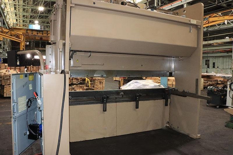135 TON x 10 FT CINCINNATI HYDRUALIC PRESS BRAKE, MODEL: 135CBIIx8