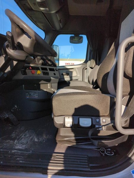 2019 Freightliner Cascadia 126 3AKJHHDR8KSKD2117