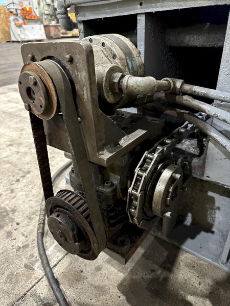 400 TON X 30' DRILCO TRAVELING HEAD HYDRAULIC STRAIGHTENING PRESS: STOCK #24953