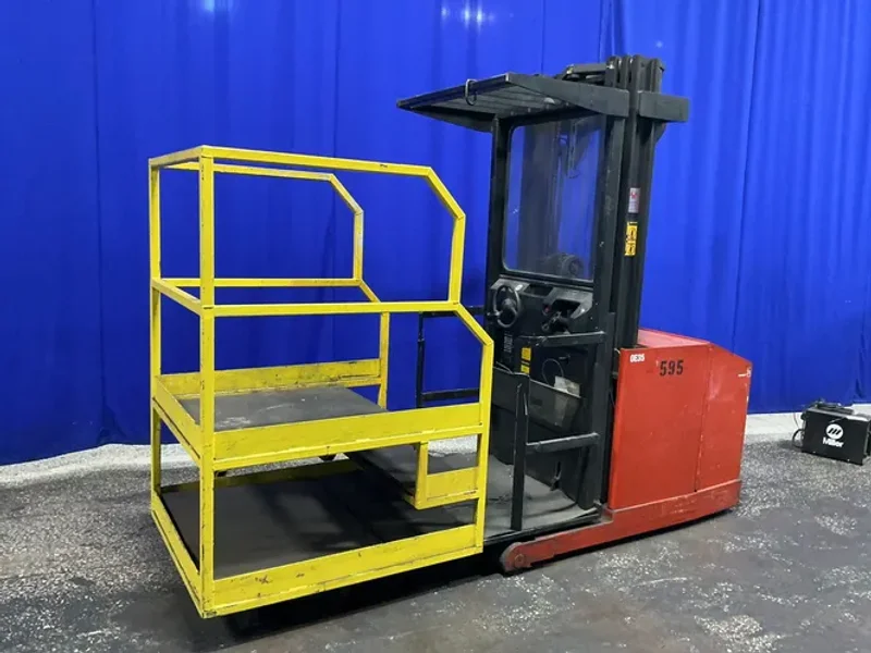 BT PRIME MOVERS 3,000 LBS STAND-UP LIFT   -  0E35