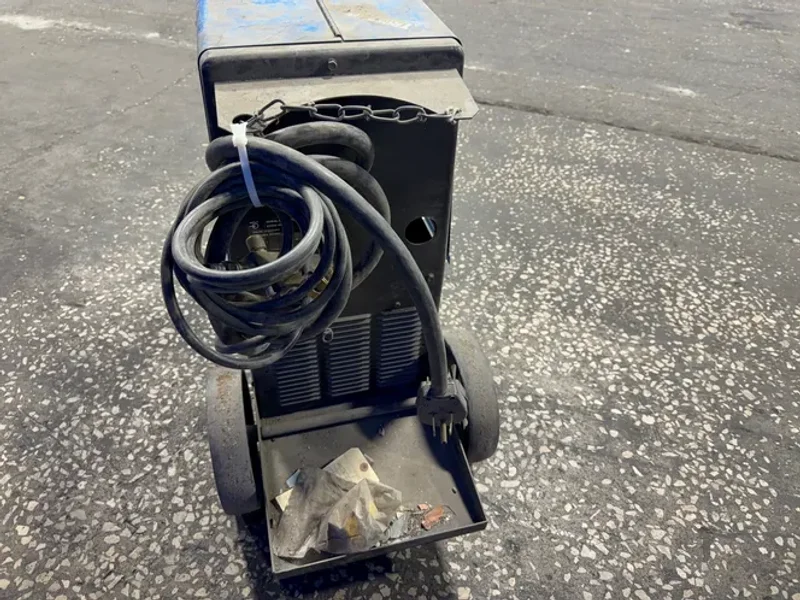 Miller 200 Amp Welder  - Millermatic 250
