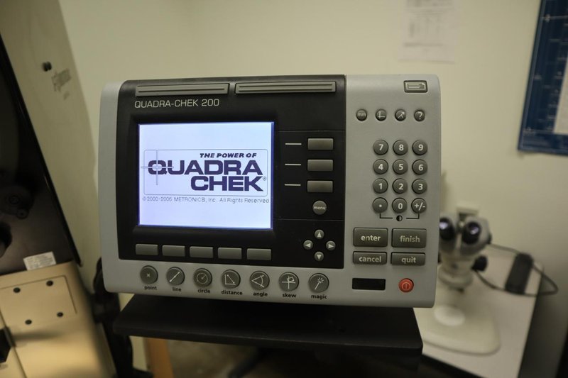 S-T INdustries 20-3700 OPtical Comparator, 14" Screen, Quadra-Check 200 DRO, Surface and Profile Illumination, Portable Stand- Auction Item