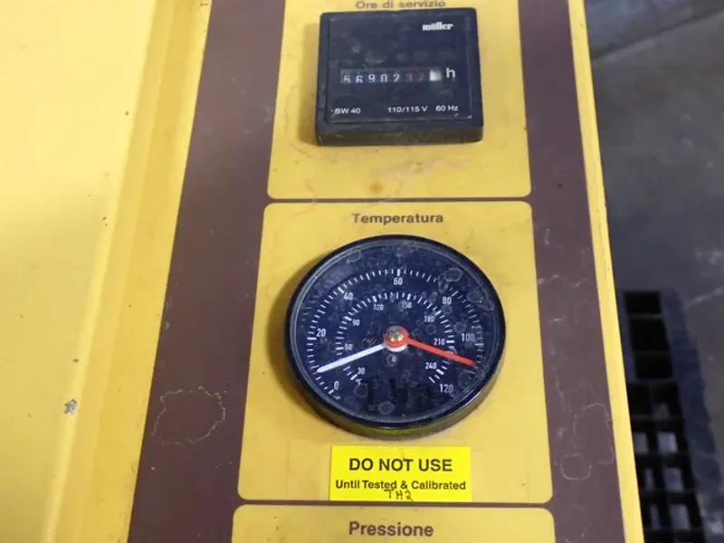 KAESER KOMPRESSOREN AIR COMPRESSOR  -  SK19