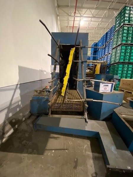 24&quot; x 56&quot; DUNNAGE BT11-2450-GDRB-SS POLY TOTE WASHER. STOCK # 0631221