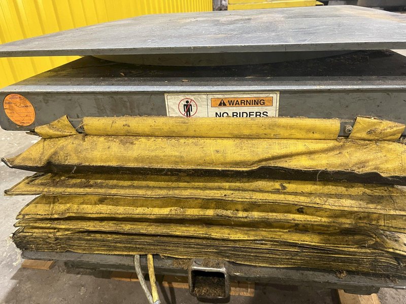 5,500 LBS X 38" X 44" PENTALIFT HYDRAULIC SCISSOR  LIFT TABLE WITH ROTARY TOP: STOCK #20388