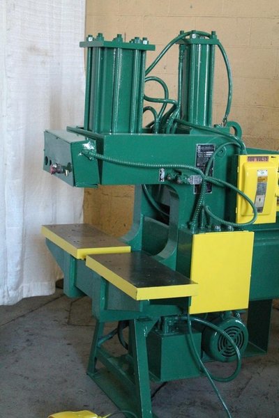 86 TON METAL MUNCHER #MM 900 HYDRAULIC IRONWORKER: STOCK #63902