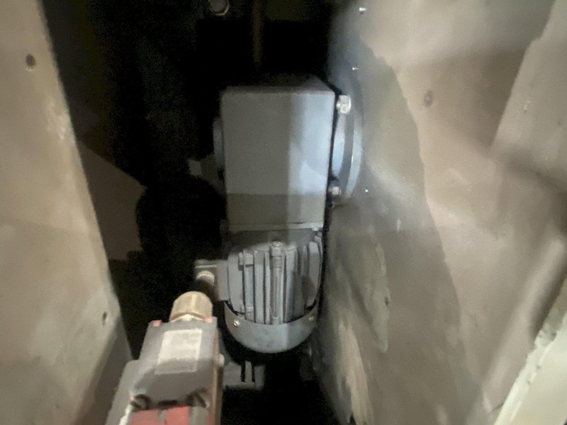 60" WIDE LISSMAC MODEL #SBM-M1500 DESCALER / BELT GRINDER: STOCK #20990