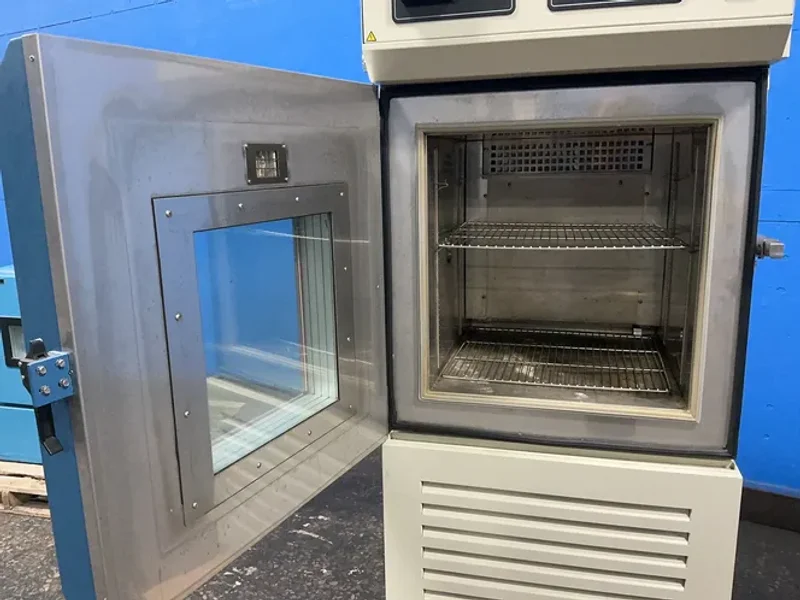 Lunaire Limited / Tenney Environmental 22”x18”x23” Environmental Chamber - T6c