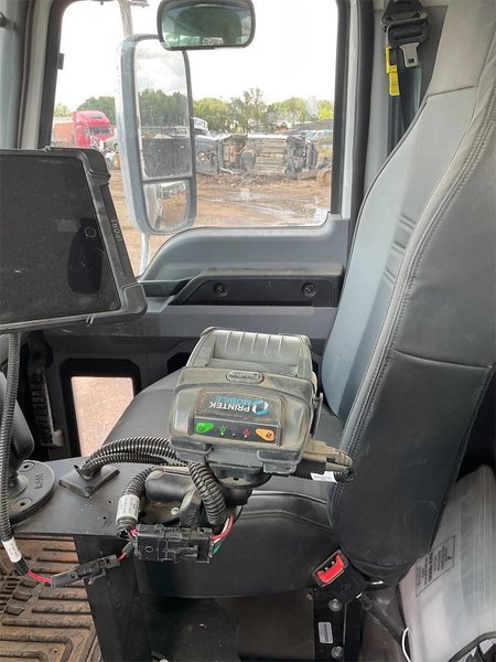 2025 Mack GR64B 1M2GR2GC1SM043902