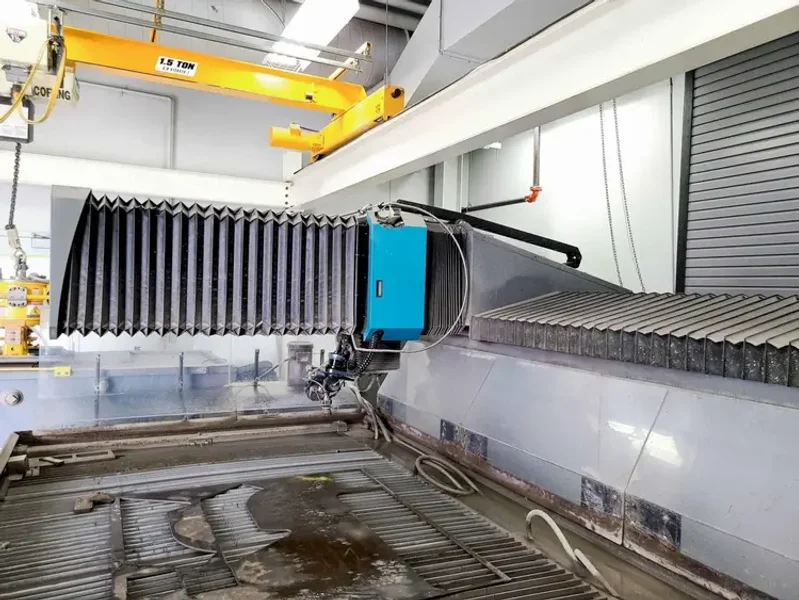 2011 FLOW MACH 4 2513B | Waterjet Cutters