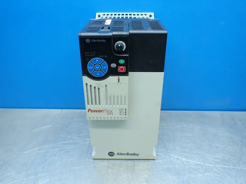 ALLEN-BRADLEY POWERFLEX 525 AC SERVO DRIVE  -  25B-D024N104