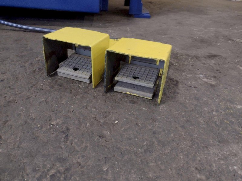 80 TON MIDWEST MODEL #150-80DE HYDRAULIC IRONWORKER: STOCK #17220