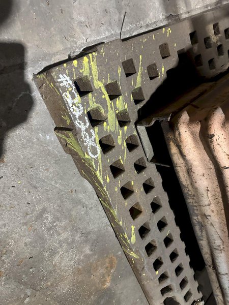 ACORN TABLE: STOCK #22220