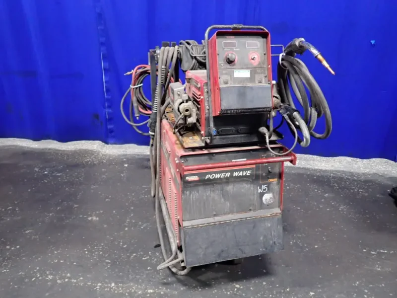 LINCOLN ELECTRIC 450 A WELDER   -  POWER WAVE 455