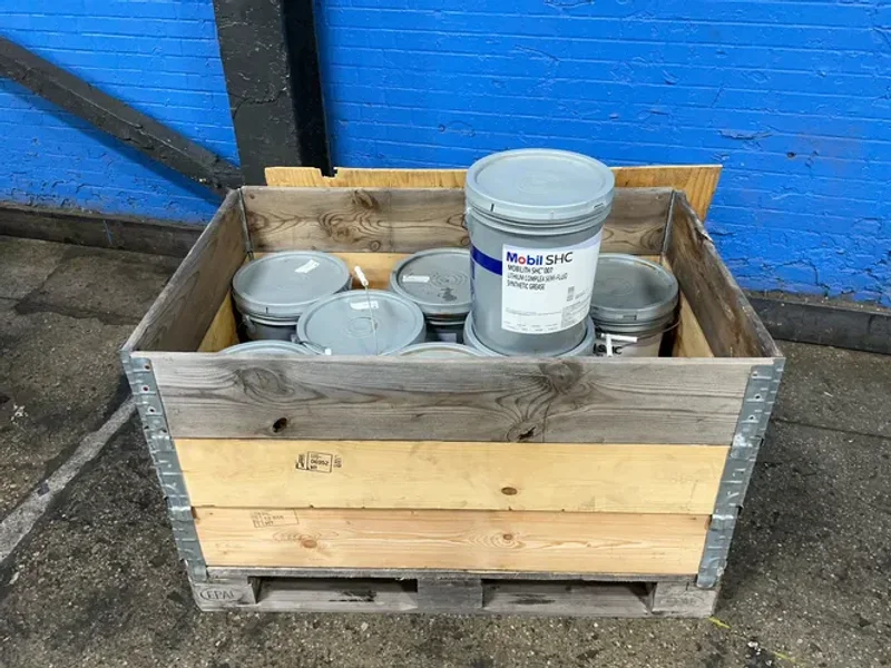 Mobile 35.2lbs Synthetic Grease - Shc 007
