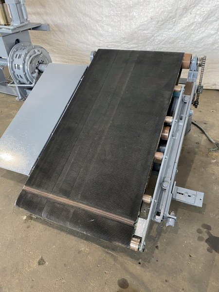 32&quot; WIDE  X 72&quot; LONG POWERED INFEED/OUTFEED CONVEYOR. STOCK # 0950922