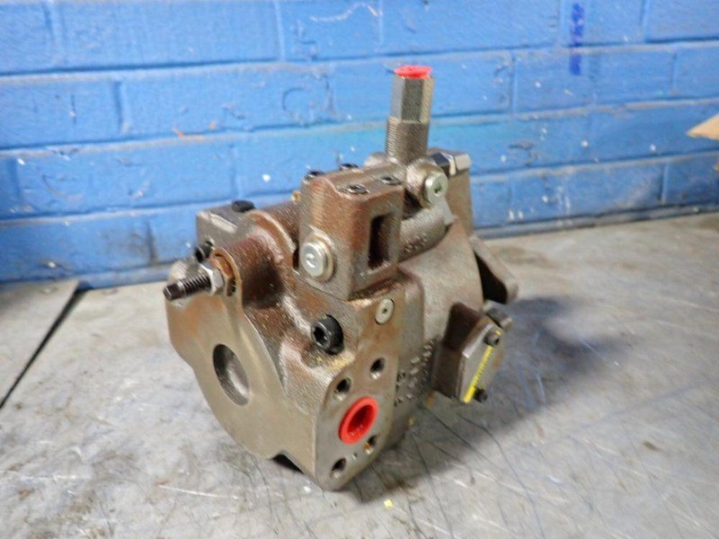 PARKER 2000 PSI HYDRAULIC PUMP  -  PVP1620K8R2M12